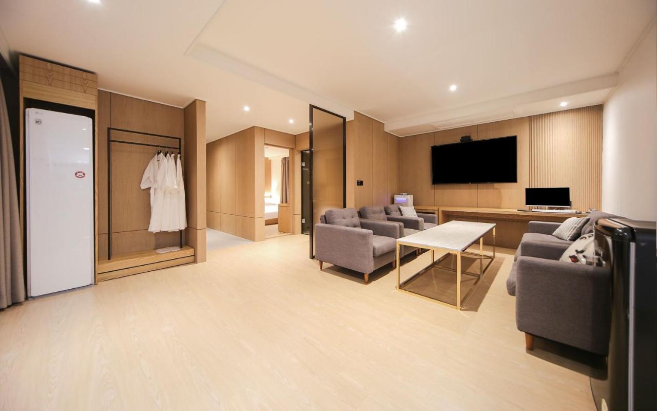 Hotel Lazy Heaven Changwon Exterior photo
